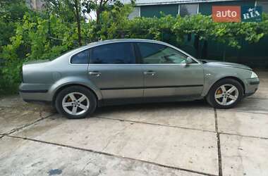 Седан Volkswagen Passat 2001 в 