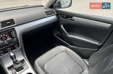 Седан Volkswagen Passat 2012 в 