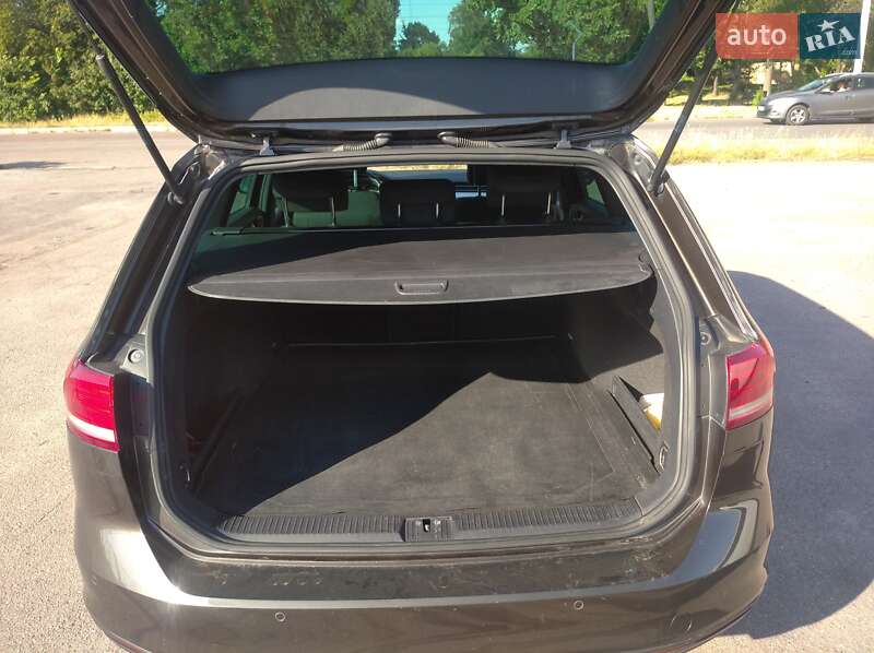 Универсал Volkswagen Passat 2017 в Житомире