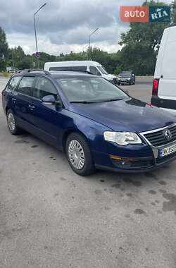 Универсал Volkswagen Passat 2006 в Вараше