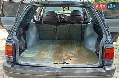 Універсал Volkswagen Passat 1989 в 
