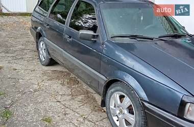 Універсал Volkswagen Passat 1989 в 