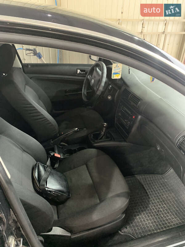 Седан Volkswagen Passat 2003 в Гоще