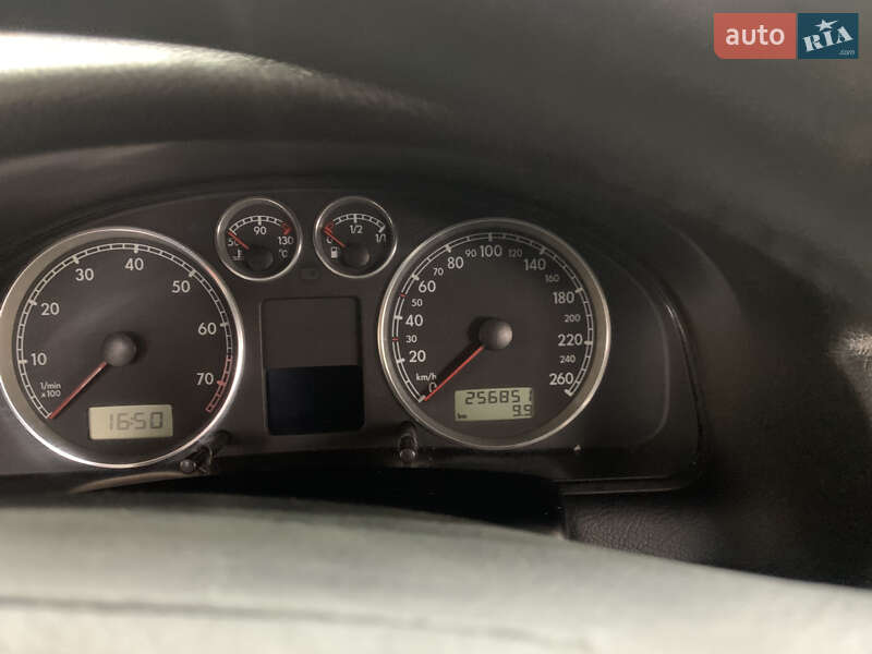 Седан Volkswagen Passat 2003 в Гоще