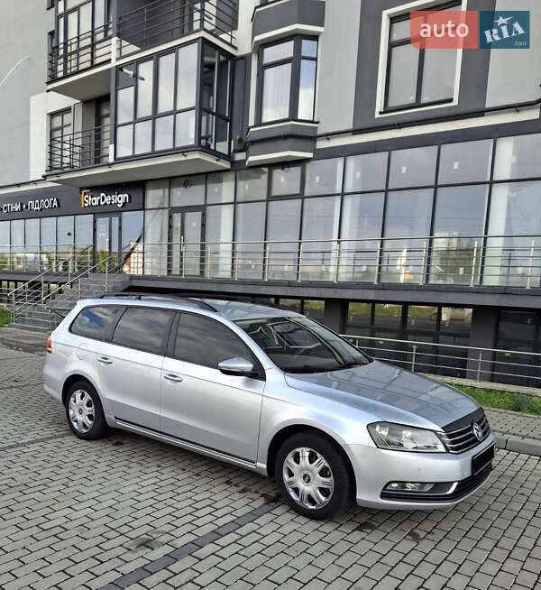 Універсал Volkswagen Passat 2012 в Івано-Франківську