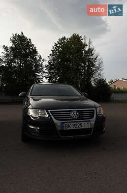 Універсал Volkswagen Passat 2008 в Рівному