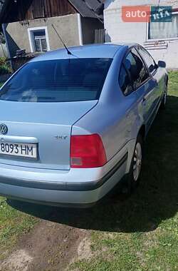 Седан Volkswagen Passat 2000 в Здолбуніві
