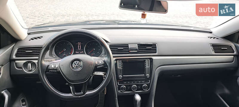 Седан Volkswagen Passat 2018 в Кропивницком