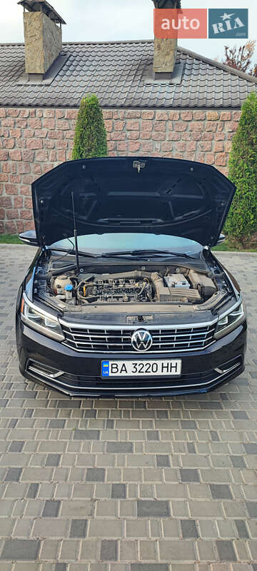 Седан Volkswagen Passat 2018 в Кропивницком