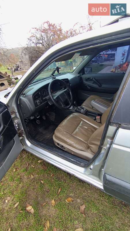 Седан Volkswagen Passat 1990 в Топоровцах