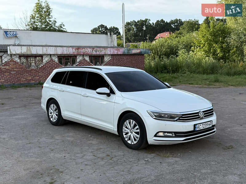Универсал Volkswagen Passat 2015 в Житомире