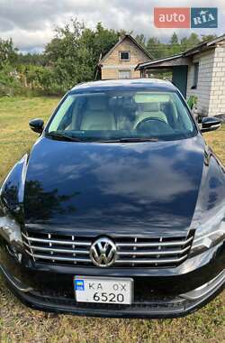 Седан Volkswagen Passat 2013 в Киеве