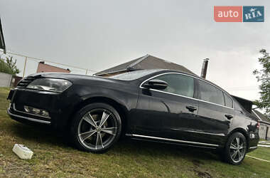 Седан Volkswagen Passat 2011 в Чорнобаї