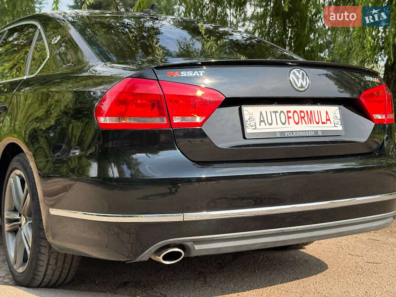 Седан Volkswagen Passat 2012 в Киеве