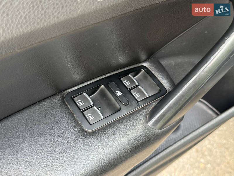 Седан Volkswagen Passat 2012 в Киеве
