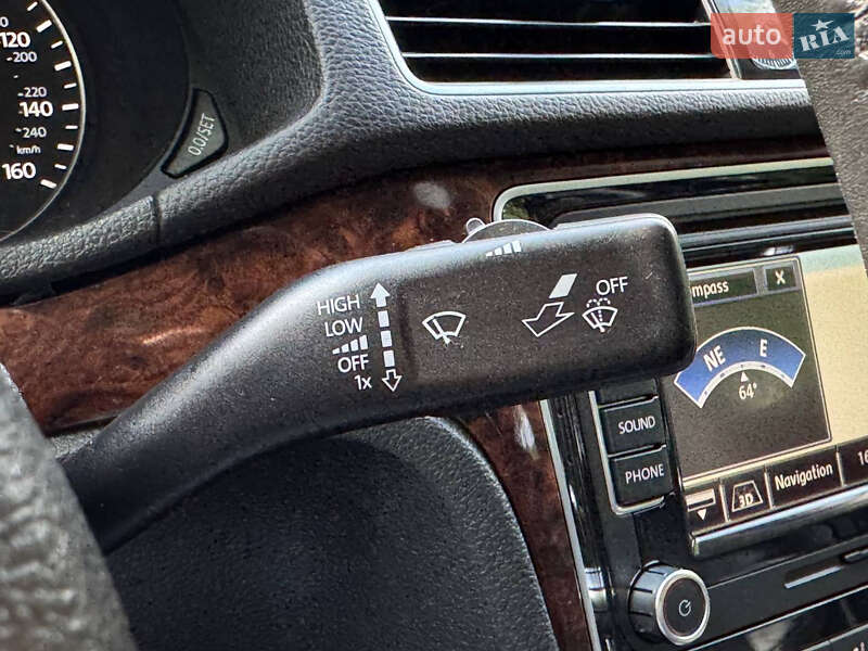 Седан Volkswagen Passat 2012 в Киеве