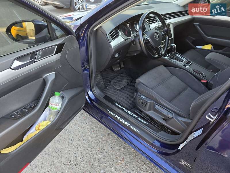 Универсал Volkswagen Passat 2017 в Киеве