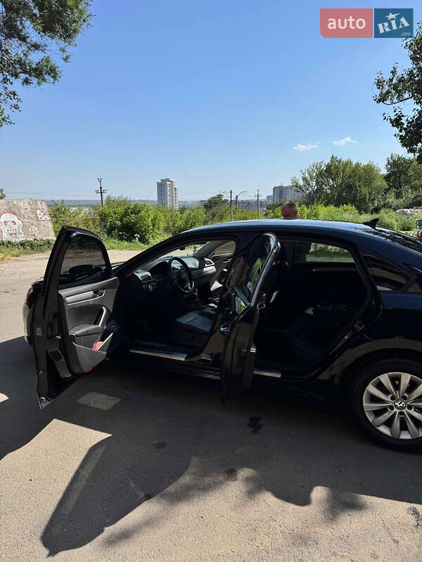 Седан Volkswagen Passat 2014 в Дніпрі