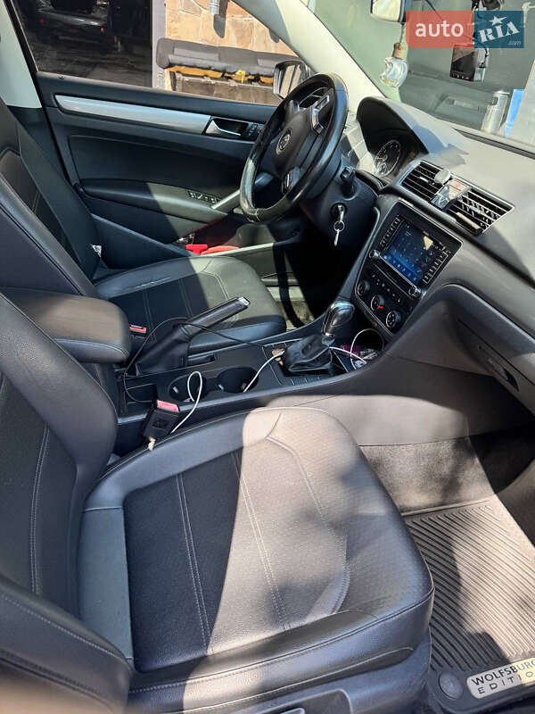Седан Volkswagen Passat 2014 в Дніпрі