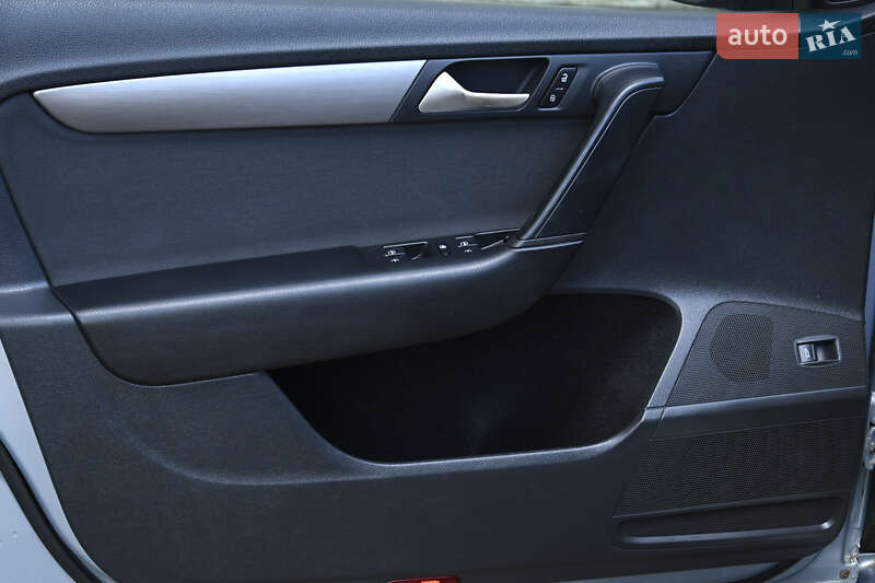 Універсал Volkswagen Passat 2011 в Бердичеві