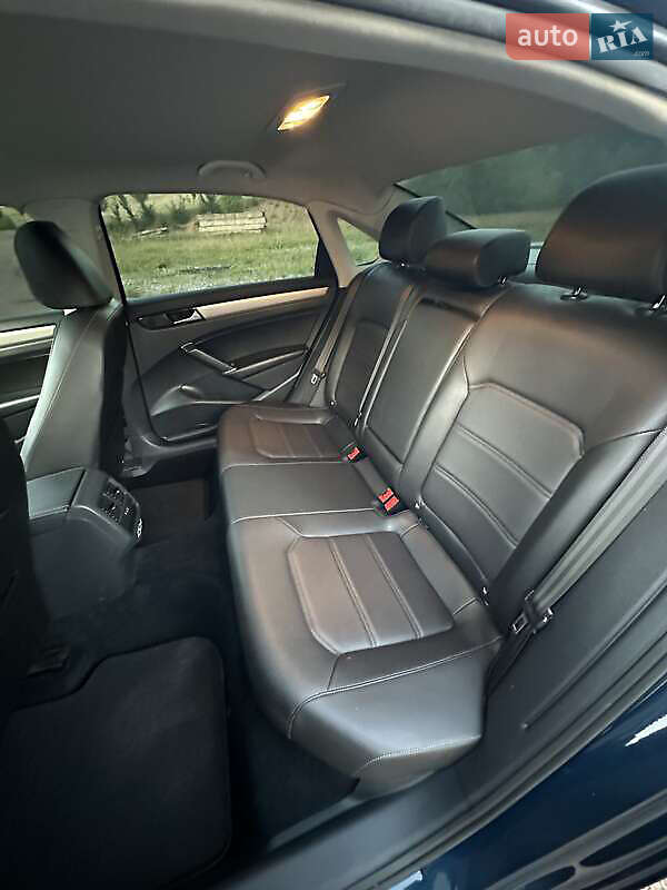 Седан Volkswagen Passat 2021 в Львове