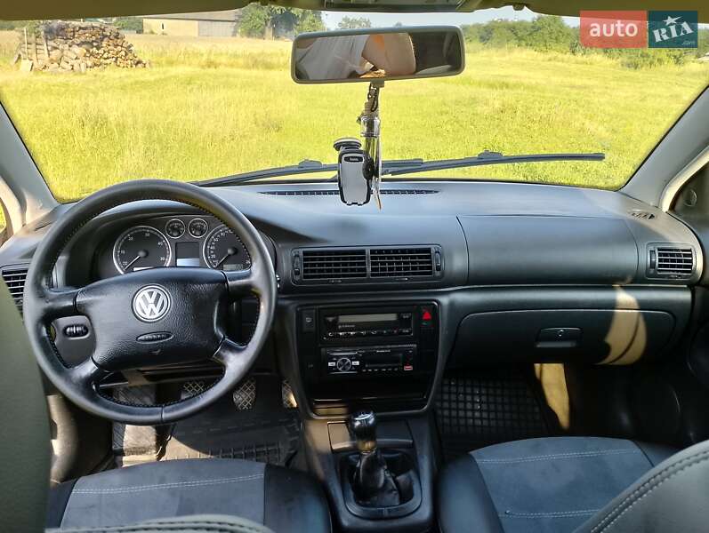 Седан Volkswagen Passat 2003 в Сторожинце