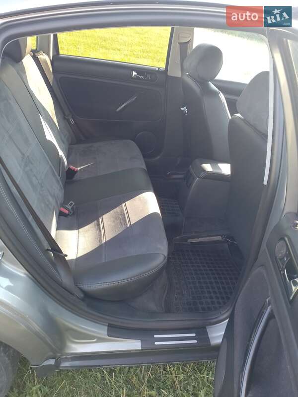Седан Volkswagen Passat 2003 в Сторожинце