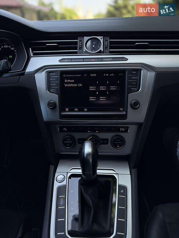 Універсал Volkswagen Passat 2016 в Чернівцях