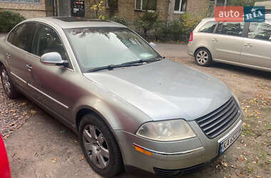 Седан Volkswagen Passat 2004 в Киеве