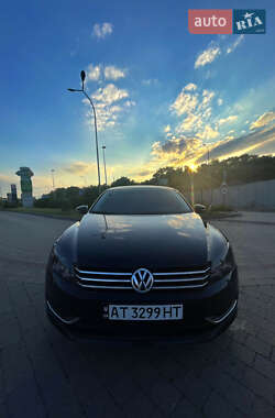 Седан Volkswagen Passat 2011 в Івано-Франківську