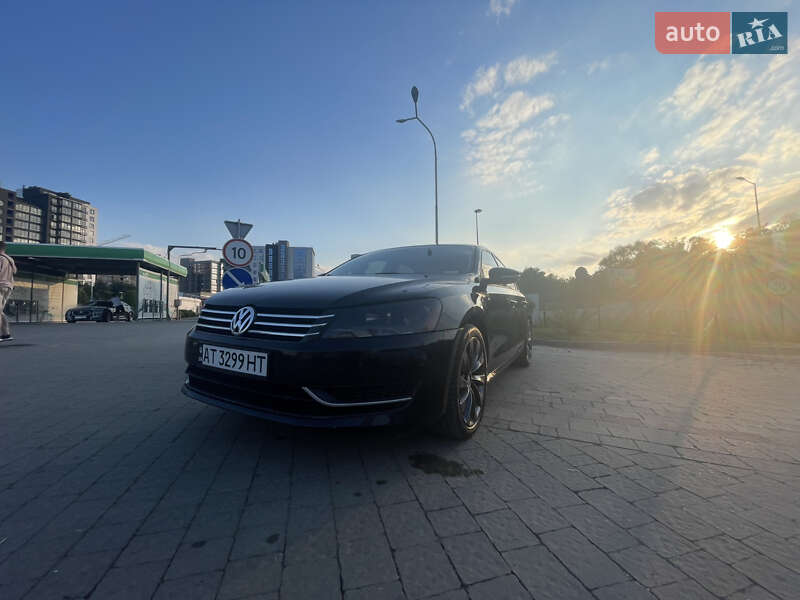 Седан Volkswagen Passat 2011 в Івано-Франківську