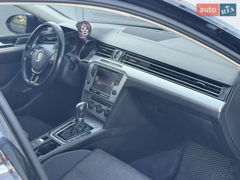 Універсал Volkswagen Passat 2016 в Хмельницькому