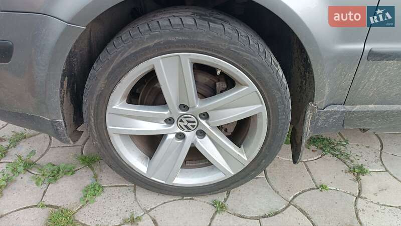 Универсал Volkswagen Passat 2003 в Южном