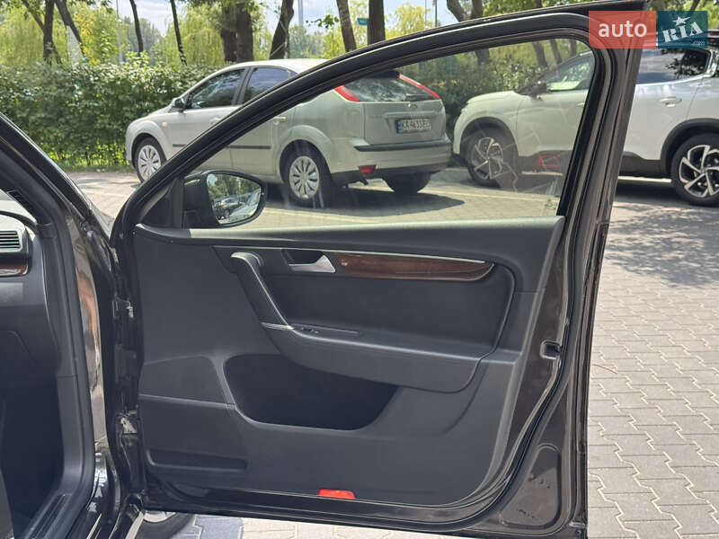 Седан Volkswagen Passat 2013 в Киеве фото 32 Седан Volkswagen Passat 2013 в Киеве