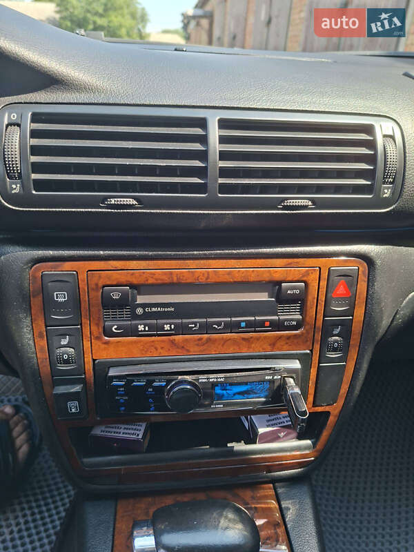 Седан Volkswagen Passat 2003 в Чигирину