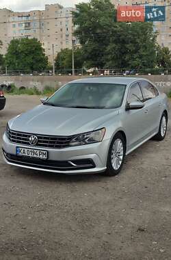 Седан Volkswagen Passat 2016 в Києві