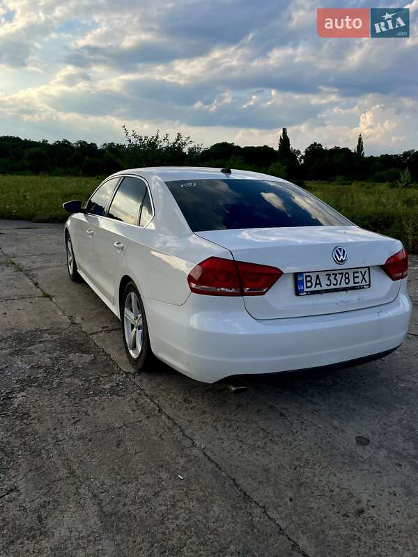 Седан Volkswagen Passat 2012 в Александровке