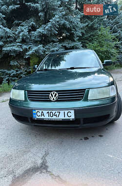 Седан Volkswagen Passat 1999 в Черкассах