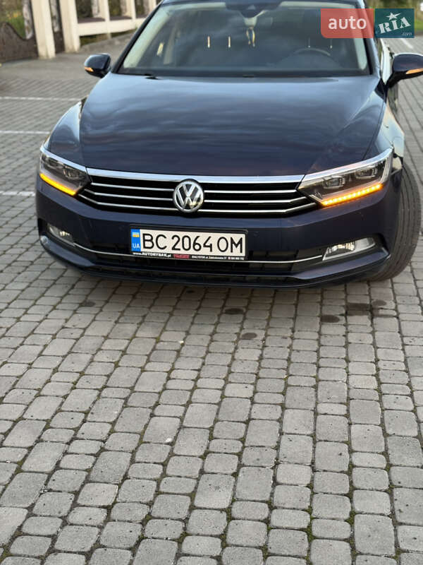 Седан Volkswagen Passat 2015 в Львове