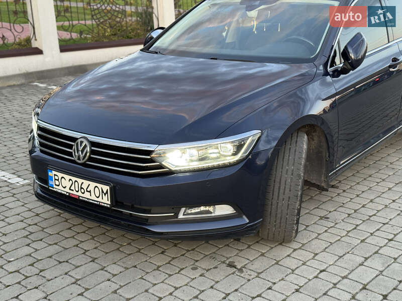 Седан Volkswagen Passat 2015 в Львове