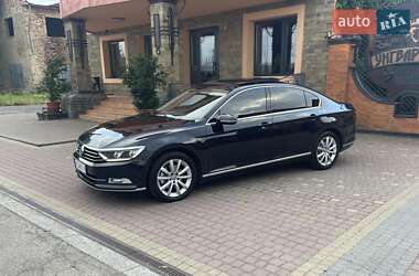 Седан Volkswagen Passat 2015 в Ужгороде
