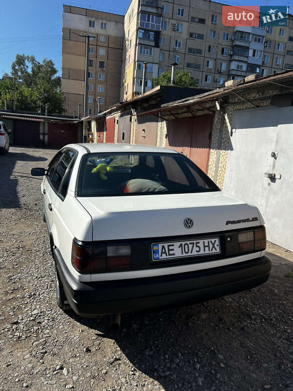 Седан Volkswagen Passat 1989 в Кривому Розі