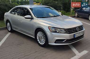 Седан Volkswagen Passat 2016 в Киеве