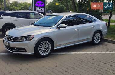 Седан Volkswagen Passat 2016 в Киеве