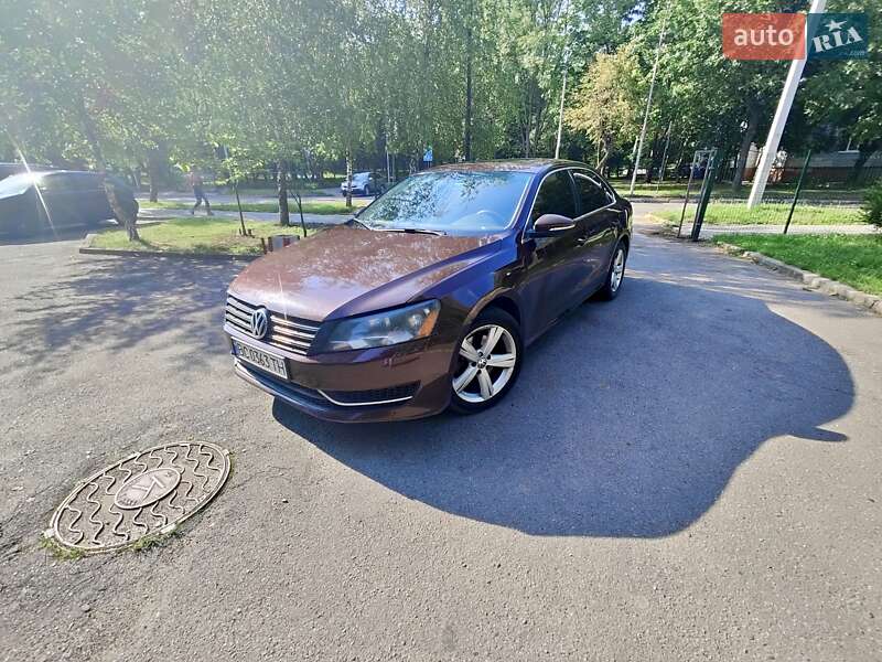 Седан Volkswagen Passat 2012 в Львове