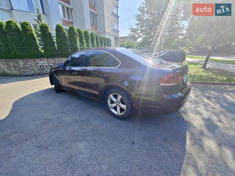 Седан Volkswagen Passat 2012 в Львове