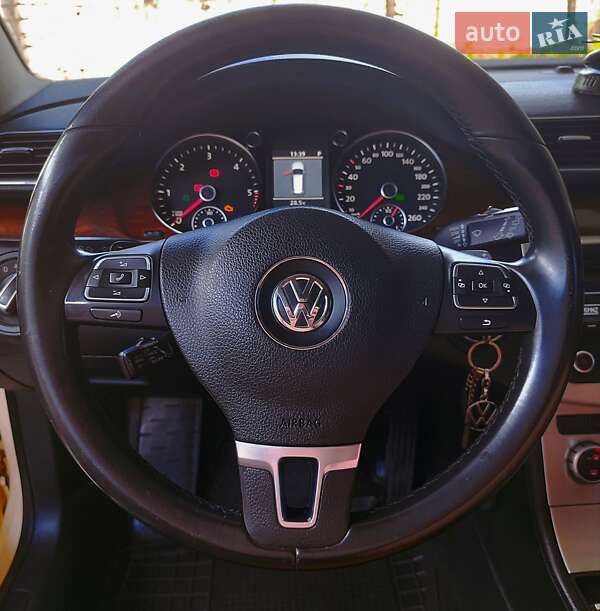 Универсал Volkswagen Passat 2013 в Умани