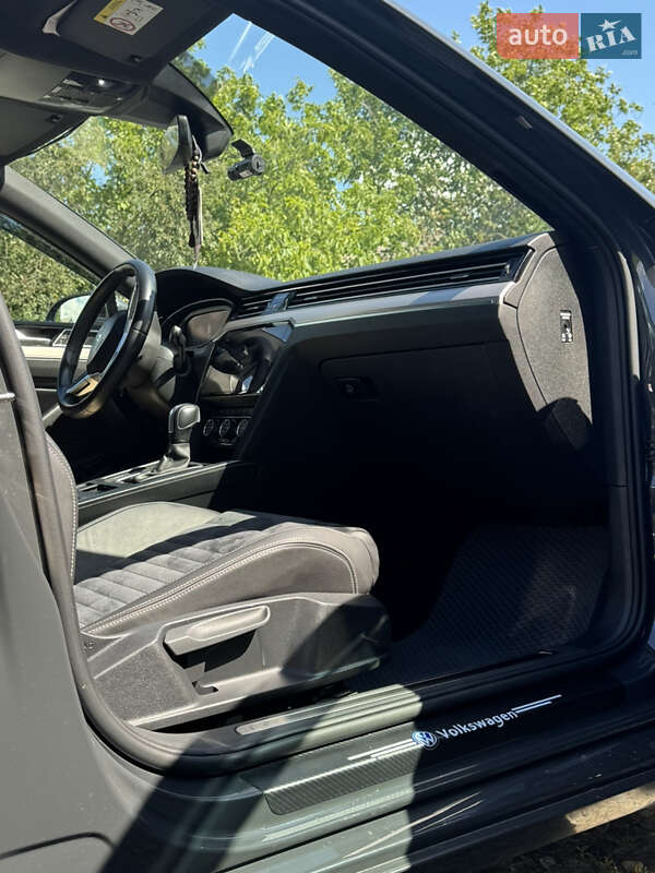Универсал Volkswagen Passat 2020 в Хмельницком