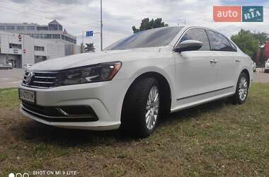 Седан Volkswagen Passat 2016 в Киеве