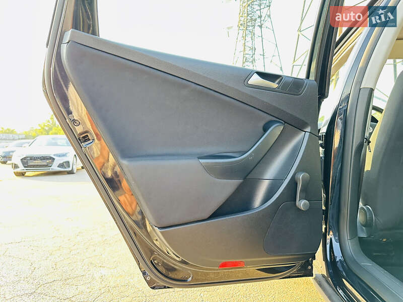 Универсал Volkswagen Passat 2009 в Харькове